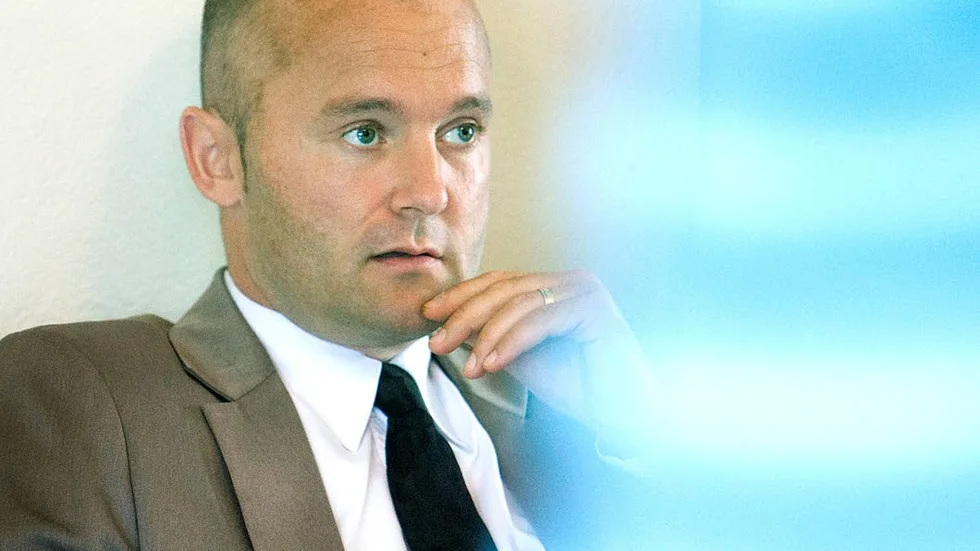 FÖRSVARAR. Jens Arnhof berättar att hans klient förnekar brott i samband med misshandeln av Hagamannen.