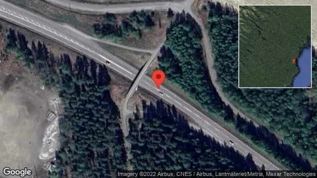 Stopp på väg 372 på grund av trafikolycka med flera fordon