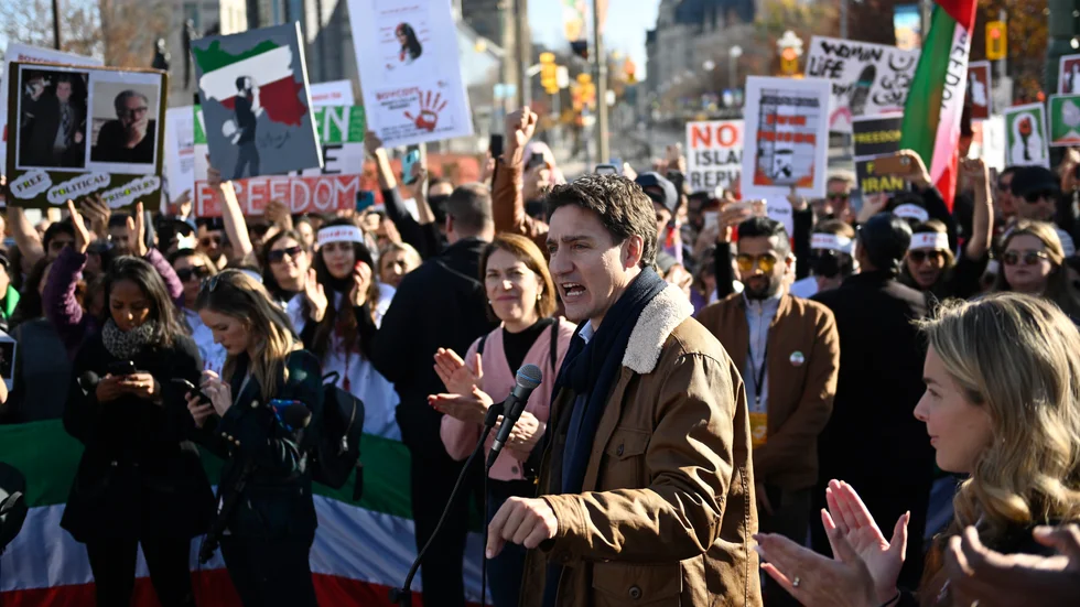 Manifestation i Kanada till stöd för regimkritiska protester i Iran. Arkivbild.