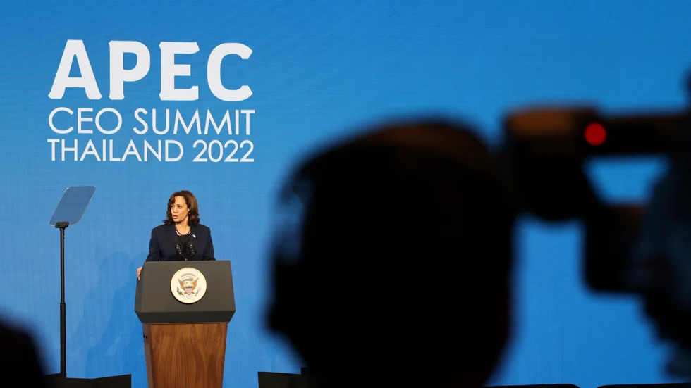 USA:s vicepresident Kamala Harris har haft ett möte med Kinas president Xi Jinping under det pågående Apec-mötet i Bangkok.