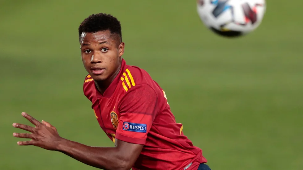 Ansu Fati under en Nations League-match 2020. Nu är han tillbaka i Spaniens landslag och klar för VM.