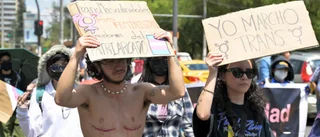 Transkvinnor i hbtq-demonstration i Ecuador