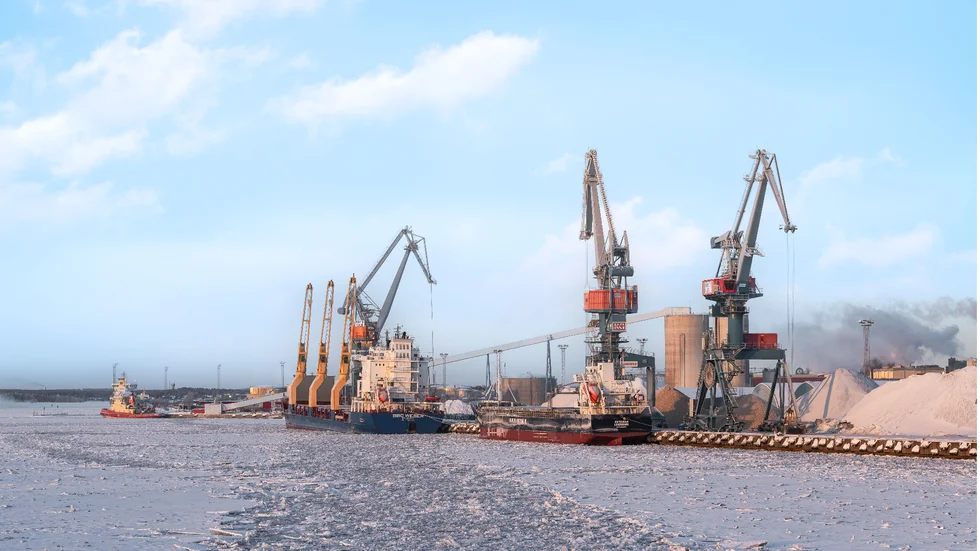 Norra Sverige och Norrbotten står inför stora industriinvesteringar. Closer syftar till att stötta utvecklingen inom hållbara tunga transport- och logistiklösningar på väg, järnväg och sjöfart. På bilden syns Luleå hamn.