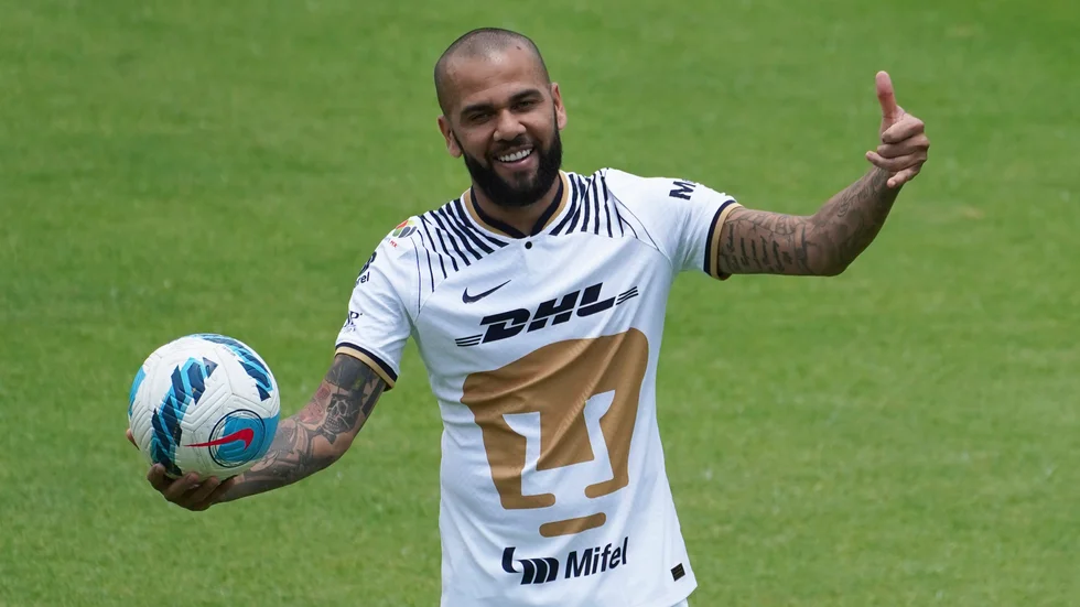 Dani Alves är med i Brasiliens VM-trupp. Arkivbild.