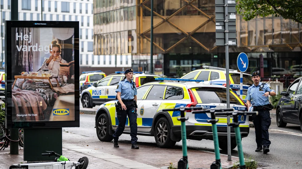 Augusti tidigare i år: Polis på plats vid köpcentrat Emporia i Malmö som utrymts efter en skottlossning. Arkivbild.