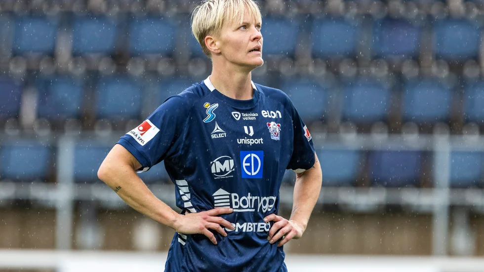 Nilla Fischer rasar över Fifas beslut.
