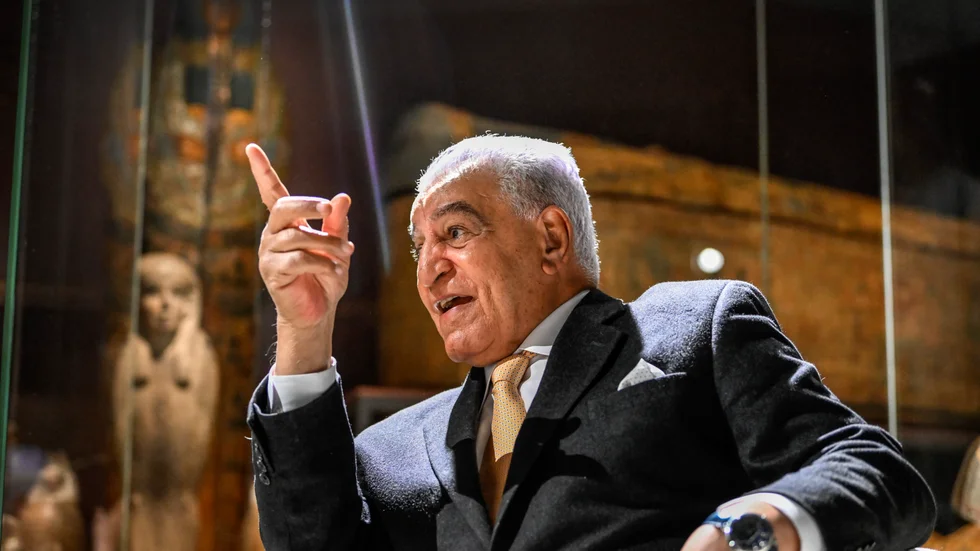 Egyptologen Zahi Hawass är i Sverige för att föreläsa om sin långa karriär – och om upptäckterna som ligger framför honom. Härnäst hoppas han med hjälp av dna-teknik bevisa att han har hittat den världsberömda drottningen Nefertitis grav.