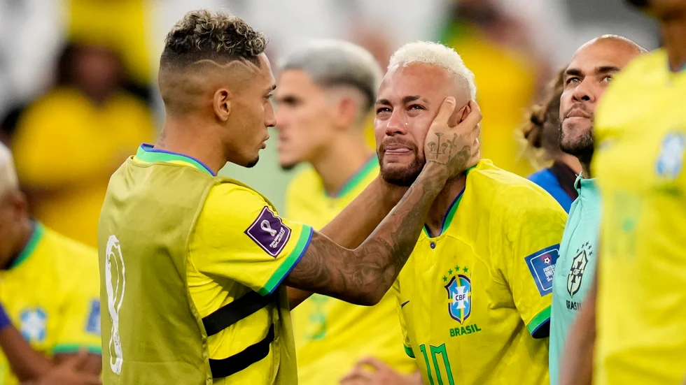Brasiliens Neymar var förkrossad efter VM-kvartsfinalen mot Kroatien.
