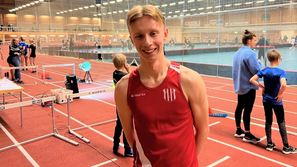 Felix Ridderstråle slog ett 28 år gammalt distriktsrekord på 200 meter inomhus.