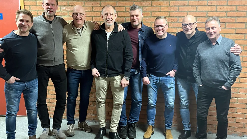 Många VIK-matcher ryms i den här bilden: Peter Karlsson, Roger Olsson, Ola Bilén, Stefan "Stisse" Jakobsson, Nicklas Dacke, Stefan Persson, Niklas Salomonsson och Tomas Lind. Av dessa var det Bilén som rest från utsocknes då han bor i Värnamo. Han spelade i VIK mellan 91 och 96 och minns åren med glädje.