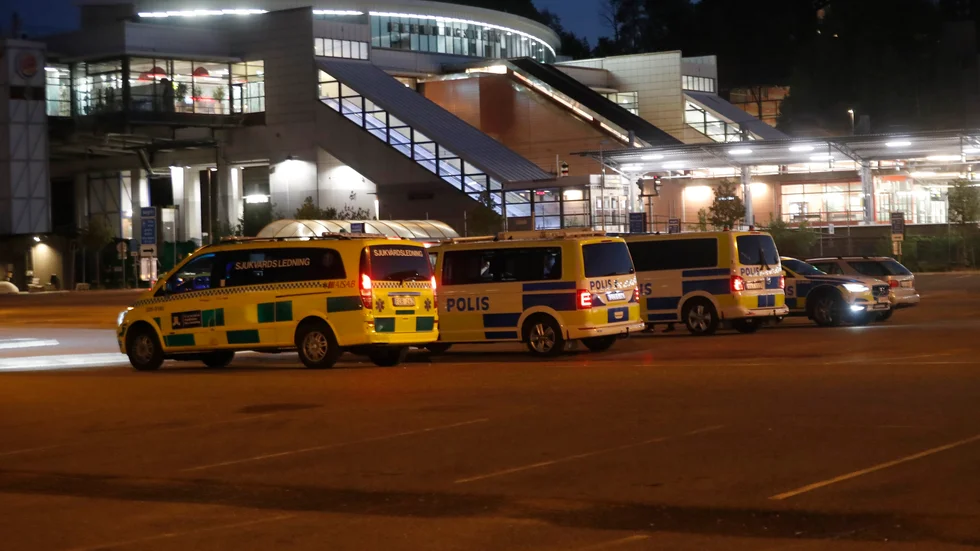 Polispådrag efter skjutning i Huddinge.