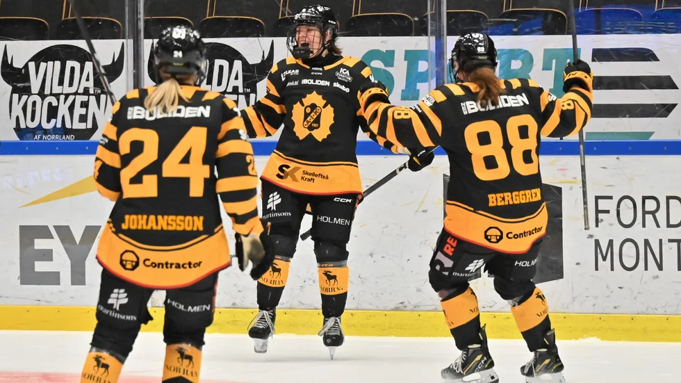 AIK var sekunder från att tappa poäng för första gången den här säsongen, men man hittade ett sätt att vinna och besegrade ärkerivalen för tredje gången under säsongen.