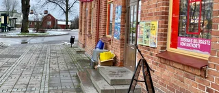 Tågbiljetter går inte att köpa utan telefon – kioskägare rasar: "Vingåkers station är sämst i hela Sverige"