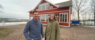 Tom och Maja lämnade storstan och köpte folkskola – planerar loppis och kafé ✓Efterlyser gamla elever