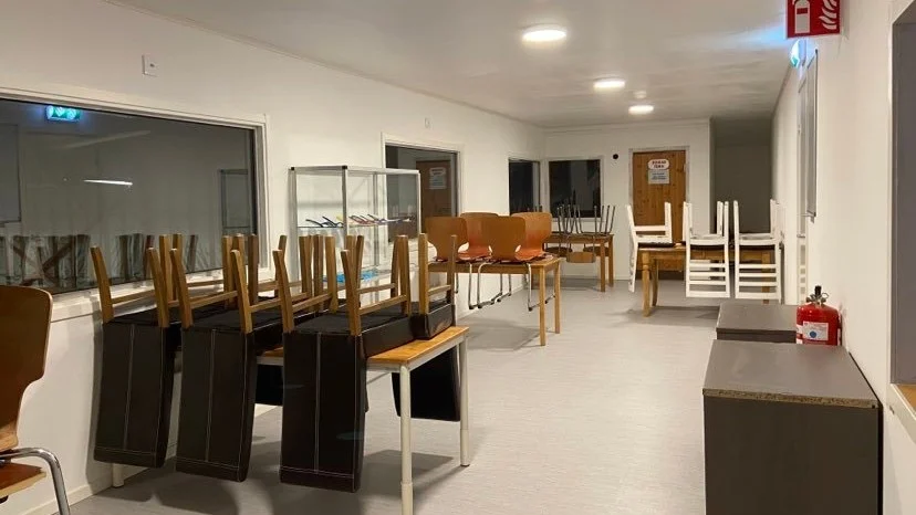 Ridklubben söker begagnade möbler för att ställa i ordning lokalerna. Här är teori/samlingsrummet. "Vi får se vad vi kan få av våra medborgare och sen får vi köpa in allt eftersom vi har råd", säger Laila Lundgren Sundström, samordnare.