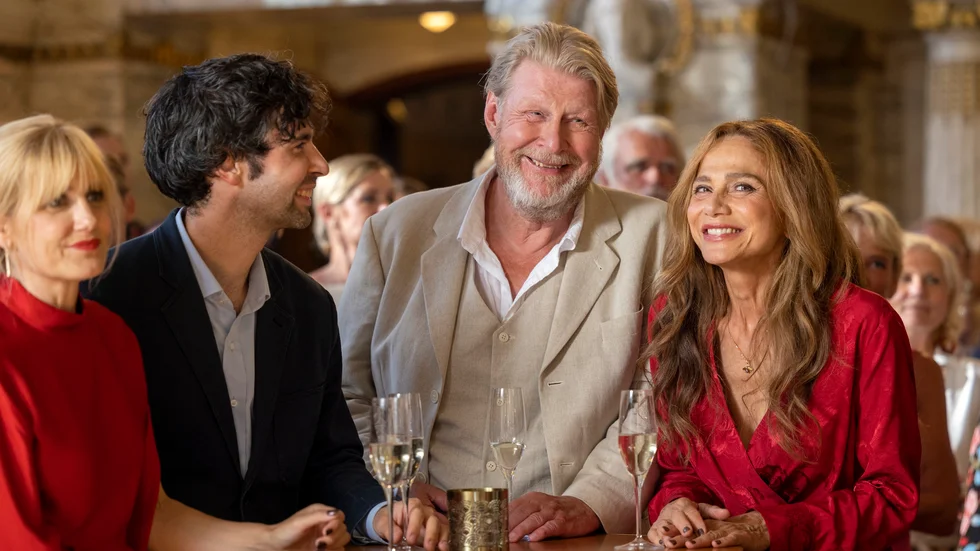 Rolf Lassgård och Lena Olin filmar ihop i "Andra akten". Pressbild.
