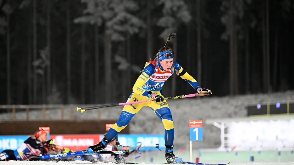 Elvira Öberg hamnade precis utanför pallen, men blev bästa svenska i sprinten i Hochfilzen. Arkivbild.