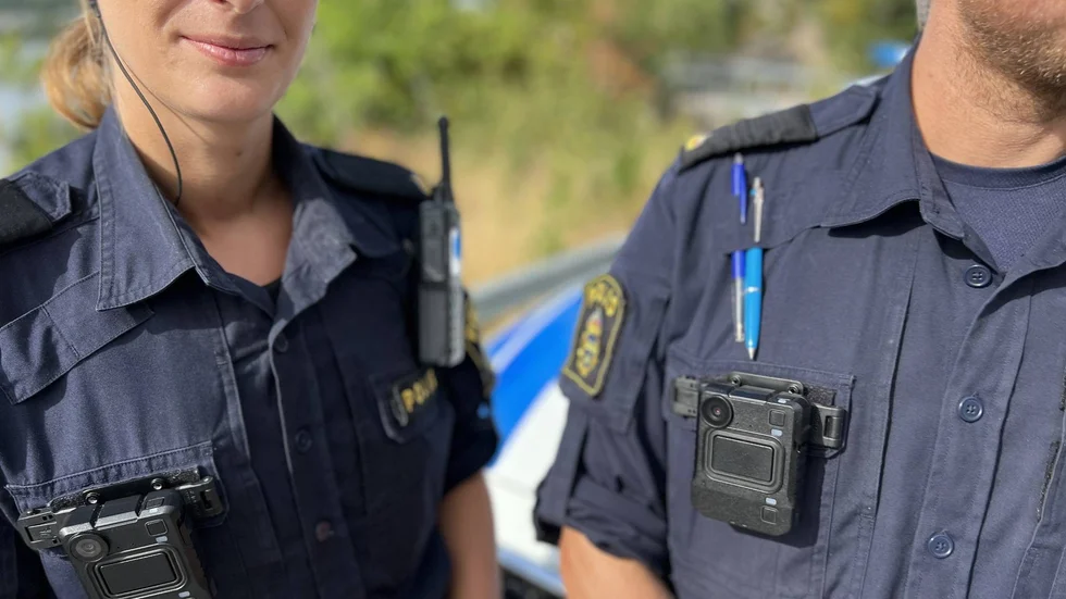 Polisen i Piteå ska börja bära kroppskamera under våren. I Luleå börjar man bära dem redan i december.