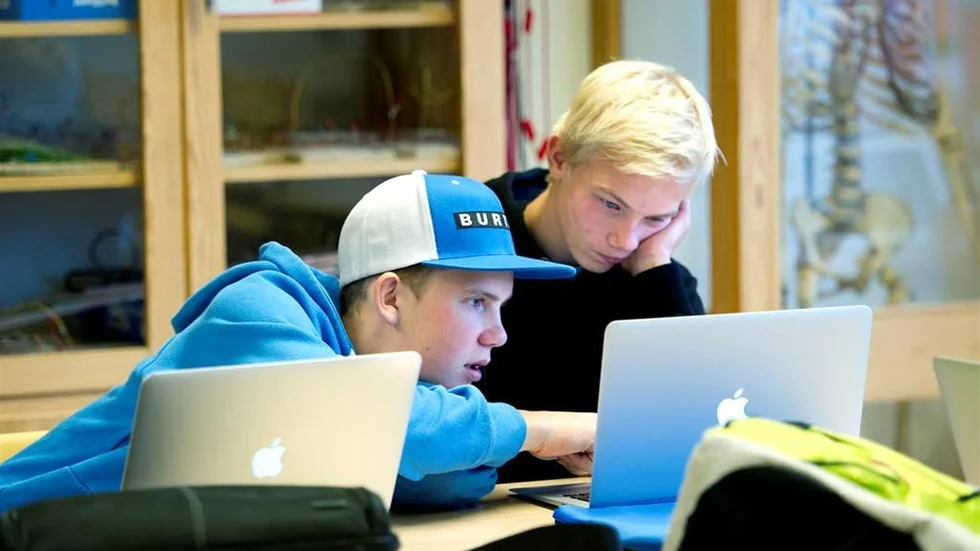 Datorer är smidiga i vissa situationer men åsikterna om hur mycket man lär sig med deras hjälp är splittrade.