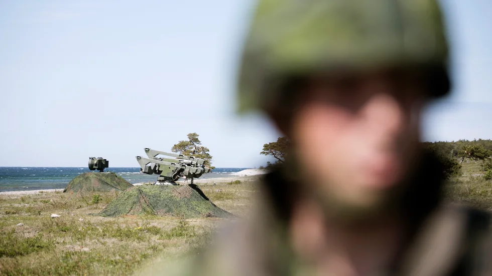Arkivbild. Mannen cyklade in på det militära övningsområdet precis när en skarpskjutning skulle genomföras.