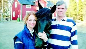 VISADE KLASS. Show Life stod för en femstjärnig insats på Solvalla och ägaren Pelle Vikström, till höger, var nöjd.