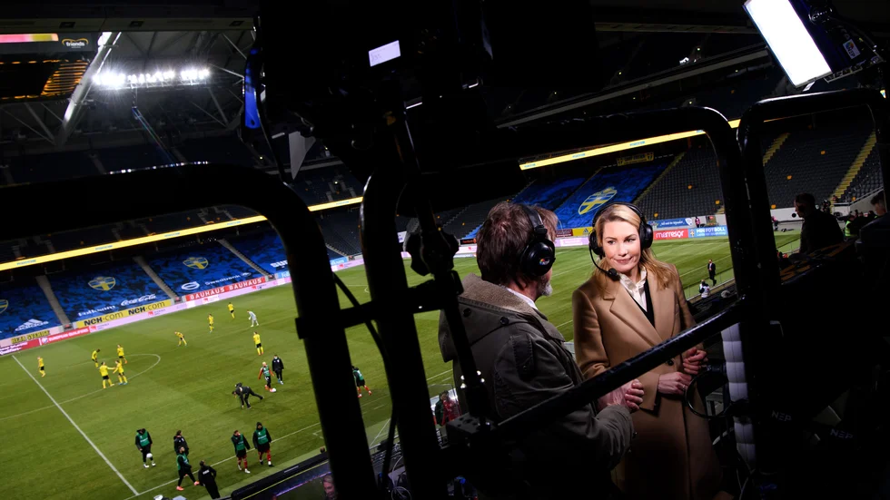 Hanna Marklund, till höger, är klar som en av experterna i TV4:s bevakning av fotbolls-VM i vinter.