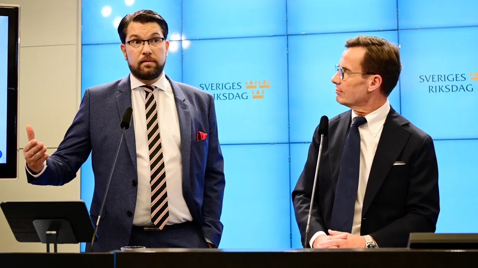 Skribenten menar att Ulf Kristerssons (M) regering med stöd av Sverigedemokraterna och partiledaren Jimmie Åkesson (SD) ägnar sig åt alternativa fakta och vetenskapsförnekande.


