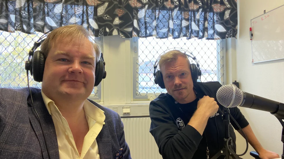 Martin Axén tar emot Sportsnack på sitt kontor på Idrottsparken, några dagar efter att kontraktet blivit klart i norrettan. Ett snack på en halvlek plus stopptid, om framför allt Motala AIF.