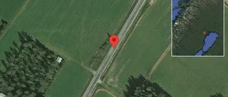 Stopp på väg 572 på grund av singelolycka med en personbil
