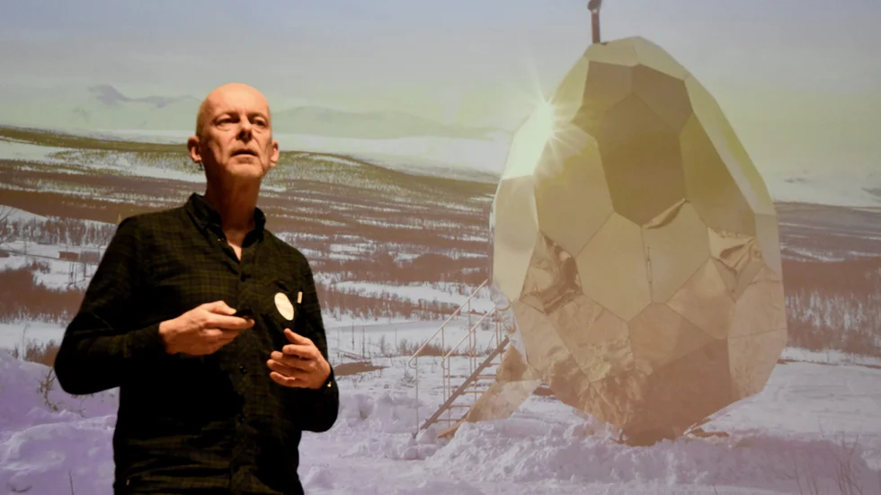 Mats Bigert, från konstnärsduon Bigert och Bergström, berättade om olika konstnärliga gestaltningar i arktiskt klimat där duon medverkat. På bild "Ägget" - en bastu som som hade vernissage i Luossavaara och sedan gått på turné runt om i Europa. 