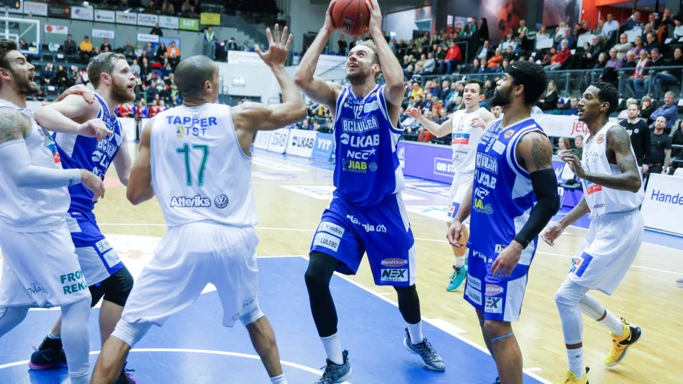 Denzel Andersson är fortfarande kontraktslös, men inte så länge till.