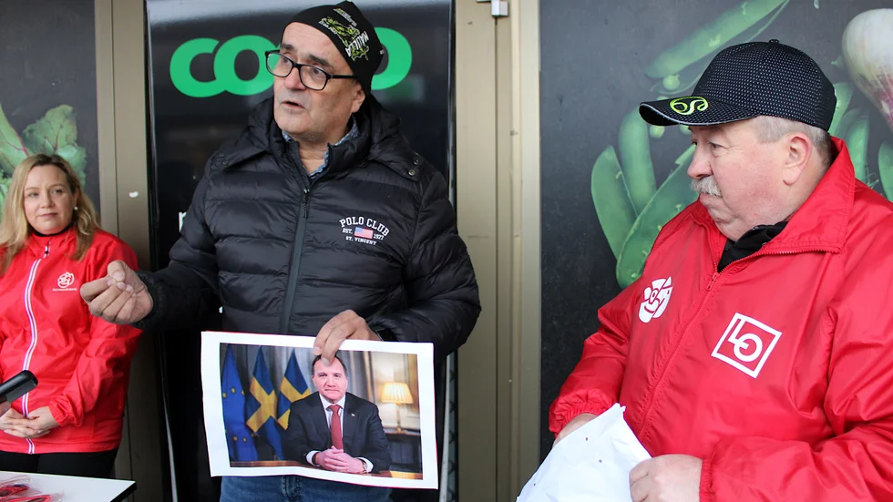 Tomas Söreling (S) och Tommy Rälg (S) presenterade årets huvudtalare på första maj i Hultsfred, Stefan Löfven.