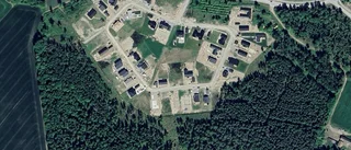 1 300 000 kronor blev priset när fastigheten på Holmstugevägen 16 i Nyköping bytte ägare