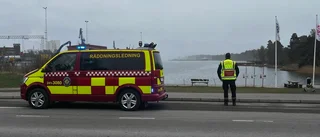 Larm om oljeutsläpp – räddningstjänst på plats