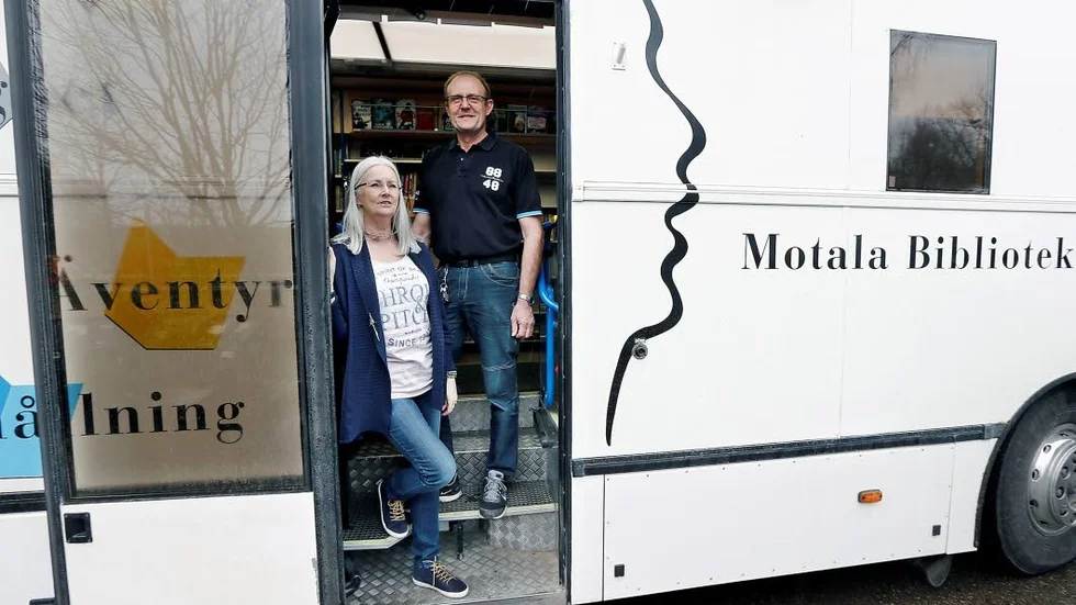 Bokbuss.
Motala biblioteks bokbuss gynnar bara barn på kommunala förskolor.