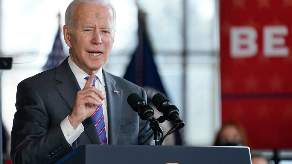 President Joe Bidens regering riktar nya sanktioner mot personer med koppling till Vladimir Putin. Arkivbild.