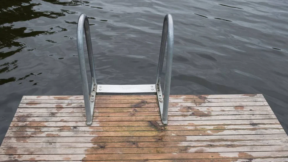 Bryggan som Linköpings kommun vill ha bort liknar den här bryggan.