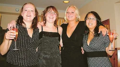 Hanna Klasson, Elice Rundgren Ingvarsson, Therése Lindén och Mia Hillvesson var några av festdeltagarna på årets fotbollsgala i Folkets hus.