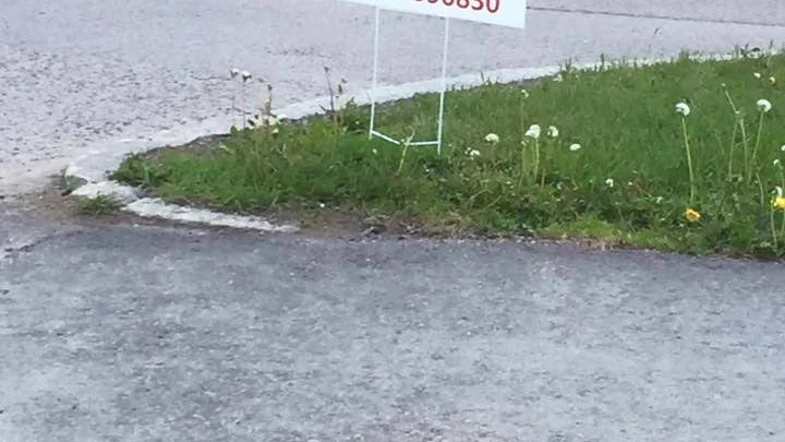 Här är en av skyltarna som skapar förvirring bland människor.