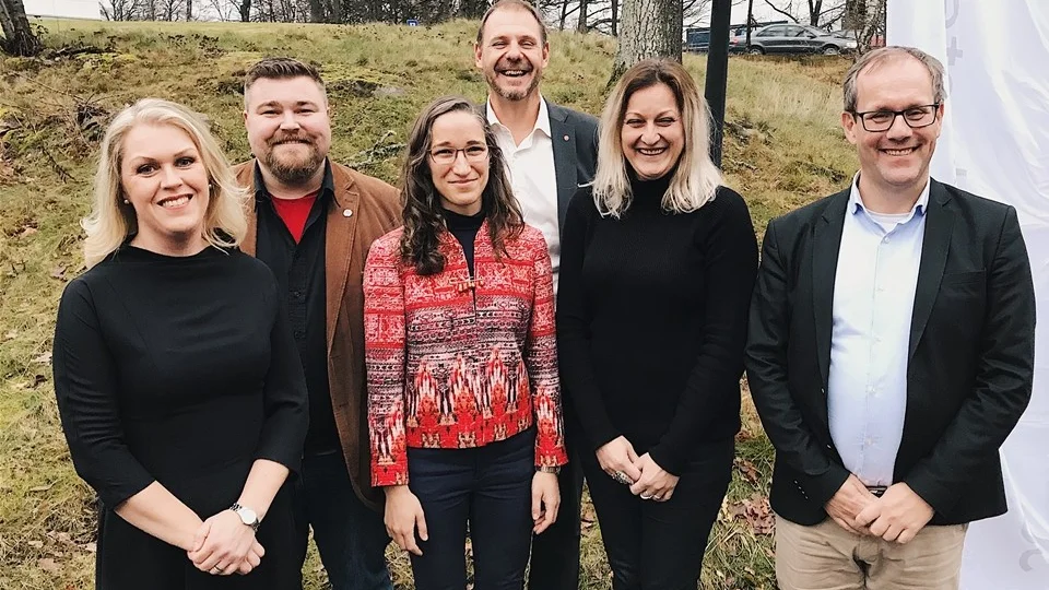 På bilden från vänster: Lena Hallengren, Björn Petersson, Laila Naraghi, Tomas Kronståhl, Nermina Mizimovic och Michael Ländin.