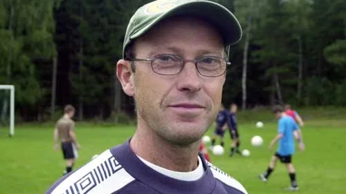 Djursdala SK leder division fem nordöstra när fem omgångar återstår. På lördag väntar seriefinal hemma mot IFK Oskarshamn. Tränaren Ove Lindblad är förhoppningsfull inför matchen.