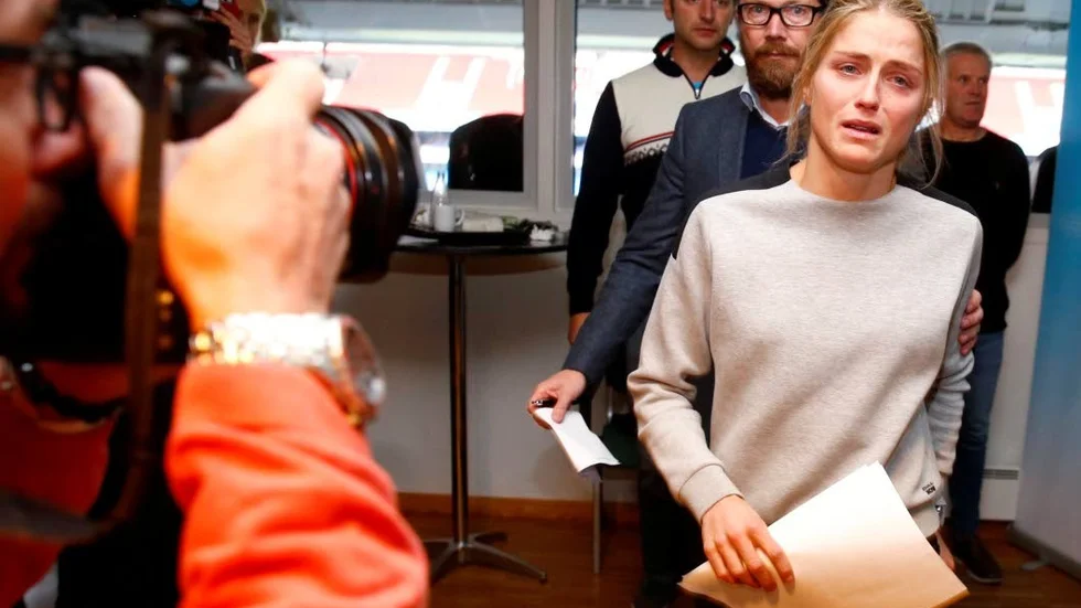 Therese Johaug möter pressen.