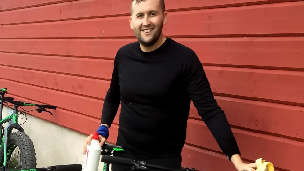 Klättra. Martin Golbe tog steget från Linköping till Teknova och elitserien för att kunna utvecklas som squashspelare.