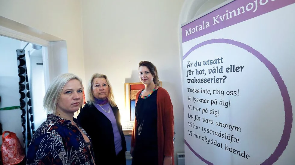 Maria Dahl-Karlgren, Tina Olby och Sandra Kindström på kvinnojouren kan snart komma att få mer stöd av kommunen.