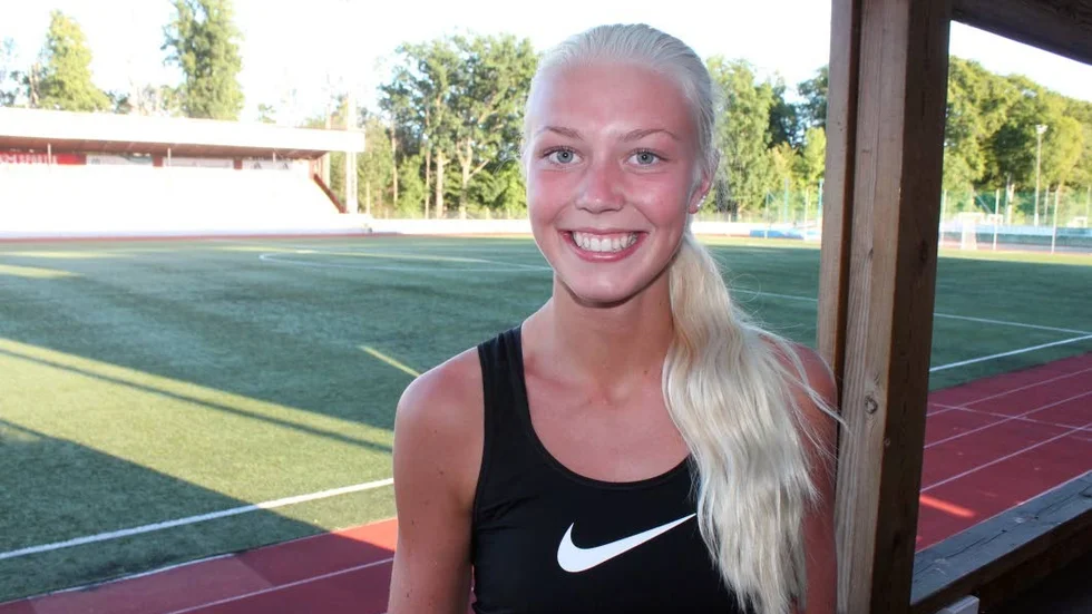 NY FRAMGÅNG. Det blev ett brons till Motala AIF:s Maja Nilsson i senior-SM-debuten i höjdhopp i Växjö. 1.85 var tangerat personbästa.