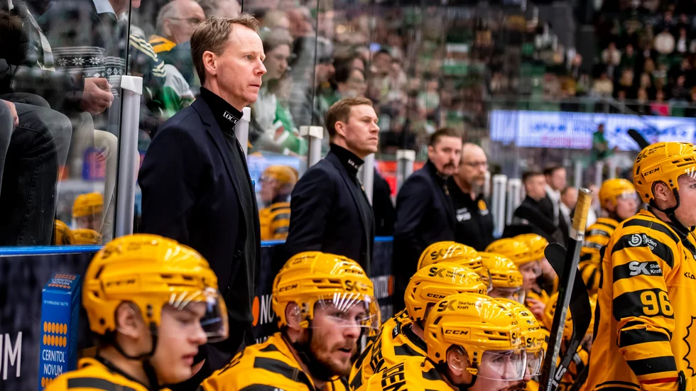 ”Det är många saker som jag är besviken över”, säger tränare Robert Ohlsson efter matchen.