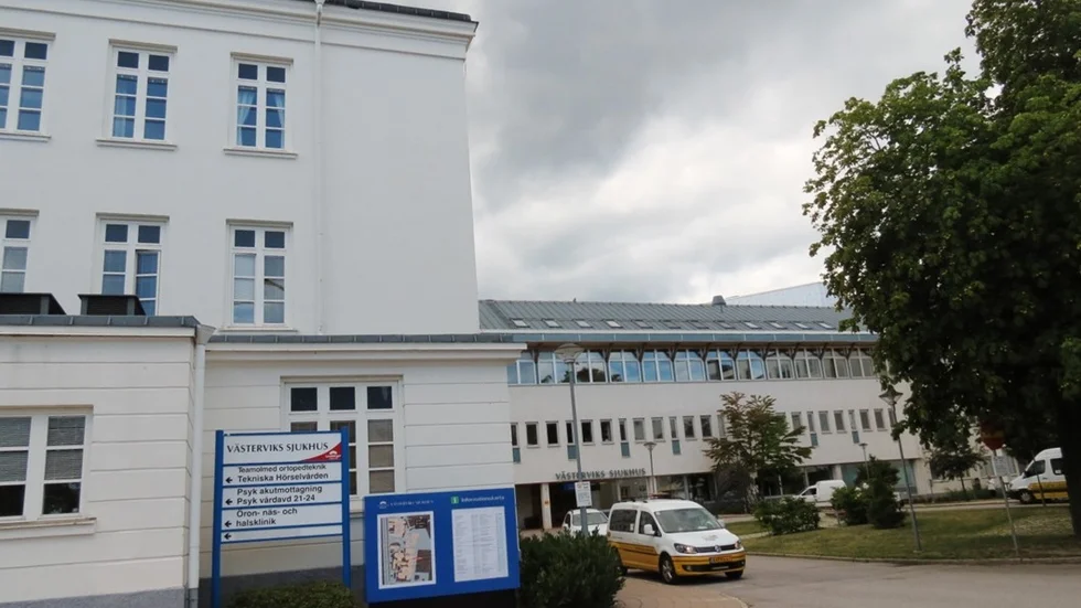 Mörka moln över Västerviks sjukhus. 20-25 sjukskötersketjänster behövs till hösten.Foto: Åsa Thaberman