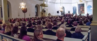 Lifvens i högform - knökfullt i Odensvi kyrka