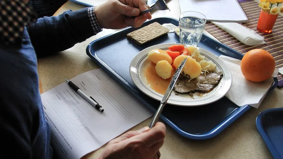 Serverad. God, ekologisk och hälsosam mat för patienter borde lyftas fram genom ett pris för bästa sjukhusmaten, enligt de moderata sjukvårdspoliltikerna i regionen.