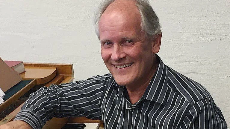 "Det blir både folkvisor och modern musik", säger dirigenten Erik Wadman.